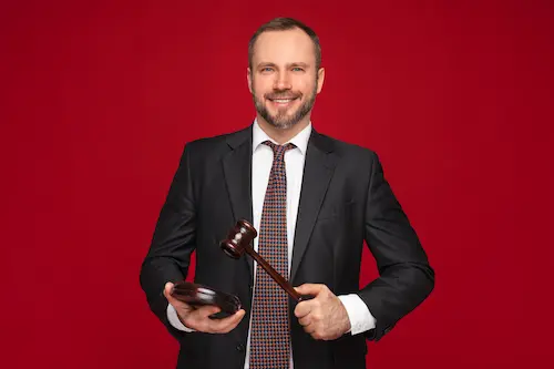 Juge accompagné par un expert comptable spécialiste de la profession libérale